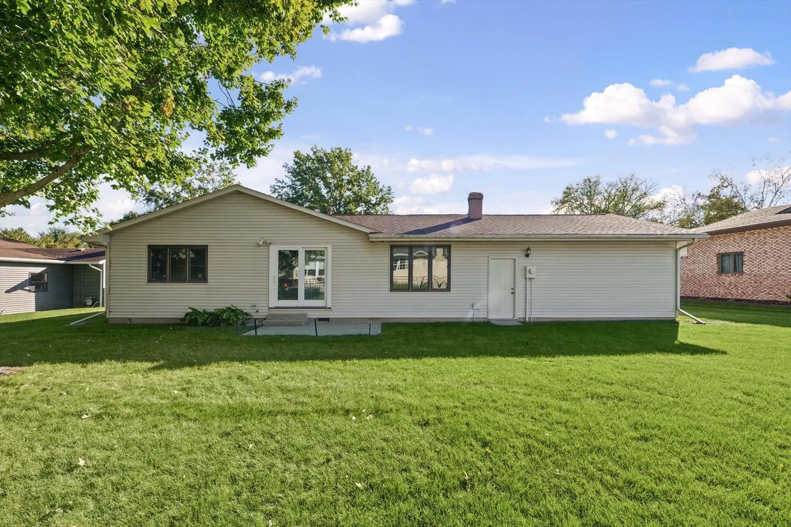 104 Surrey Court IL