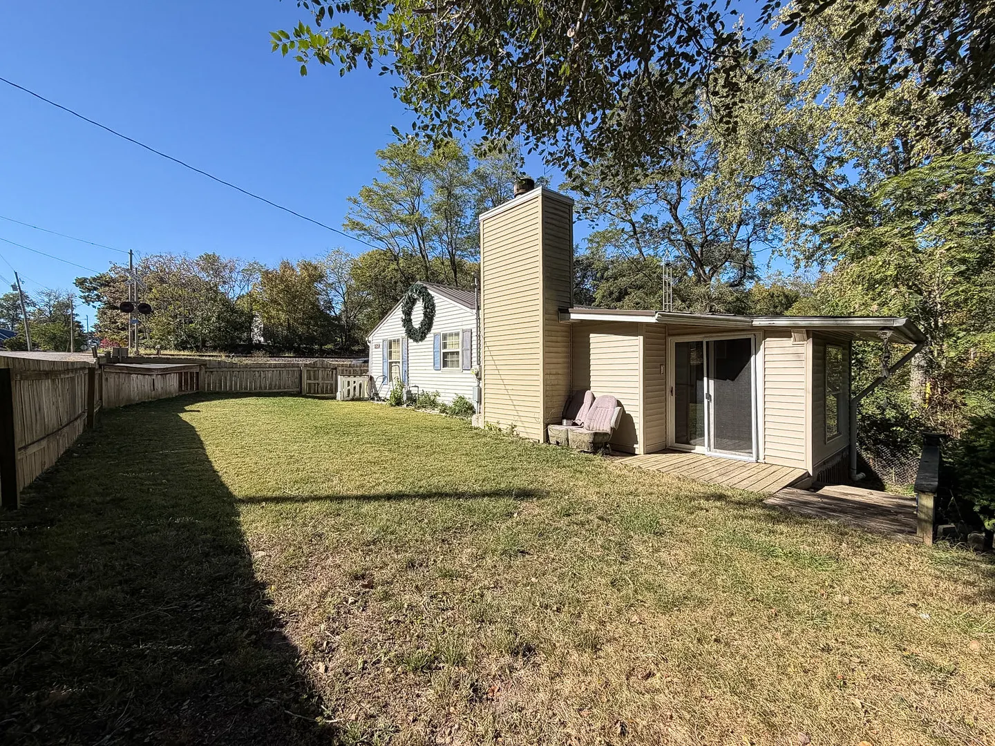 225 E North 6th Street IL