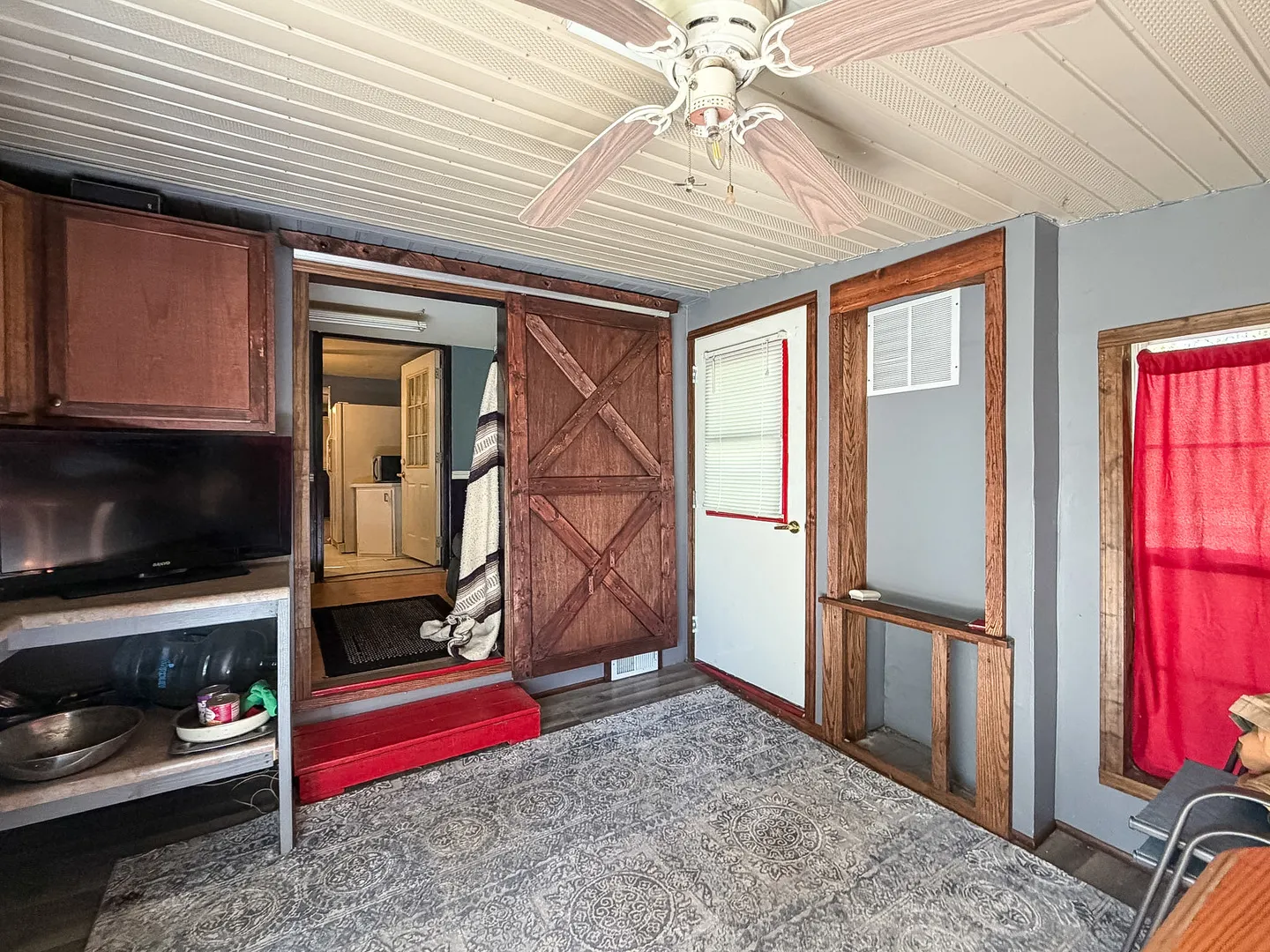 225 E North 6th Street IL
