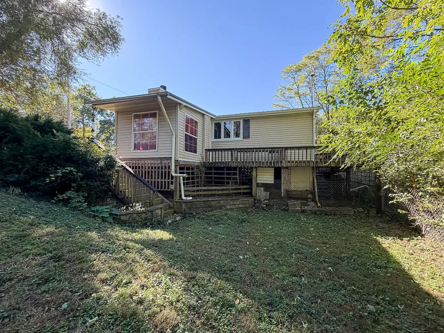 225 E North 6th Street IL