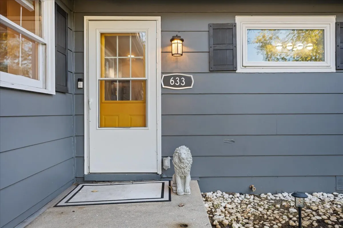 633 Seneca Drive IL