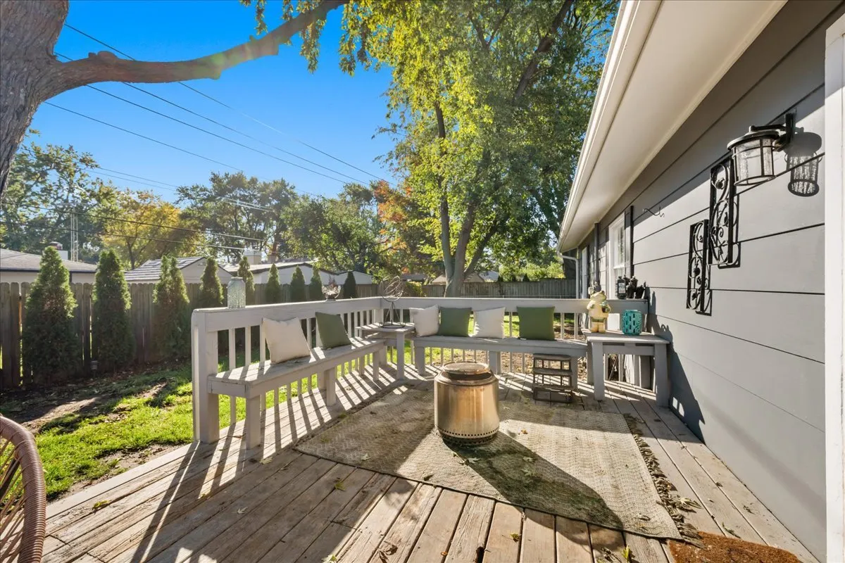 633 Seneca Drive IL