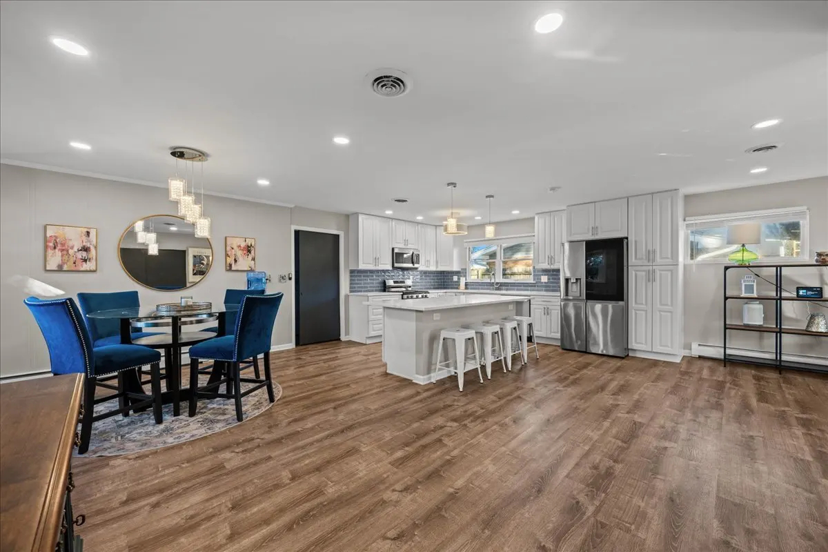 633 Seneca Drive IL