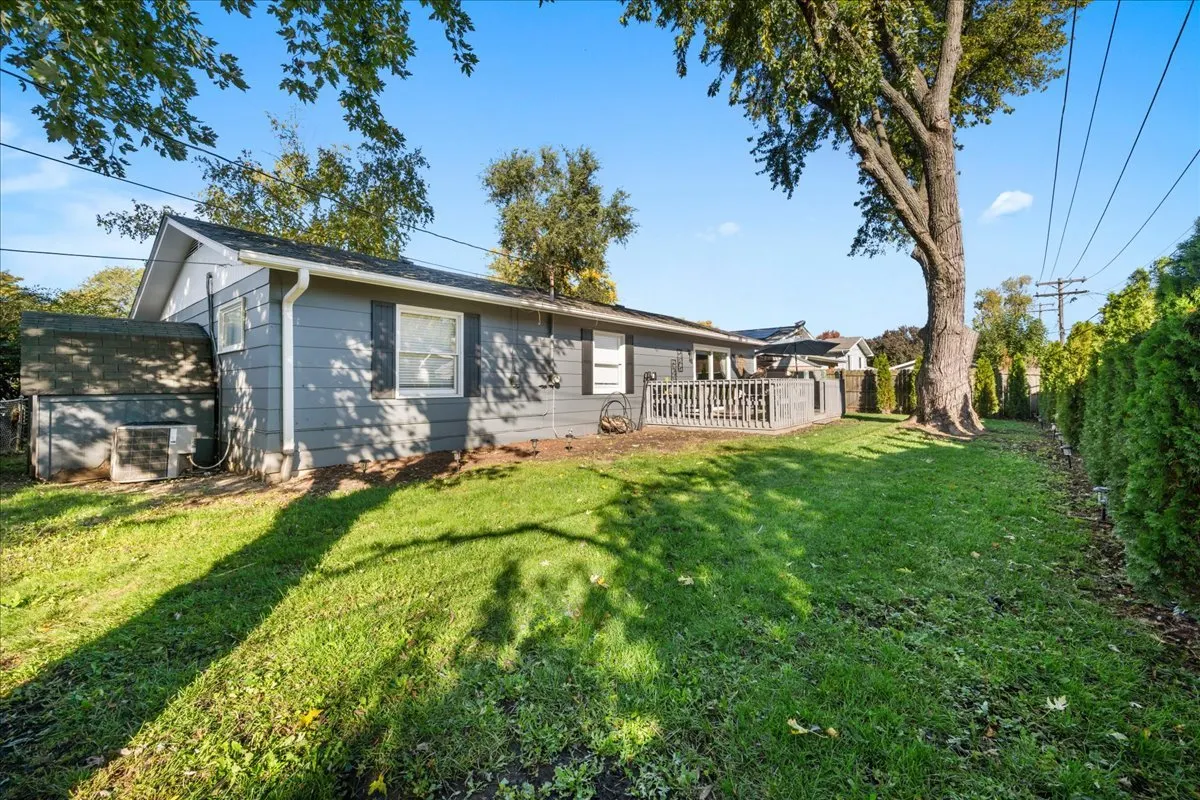 633 Seneca Drive IL