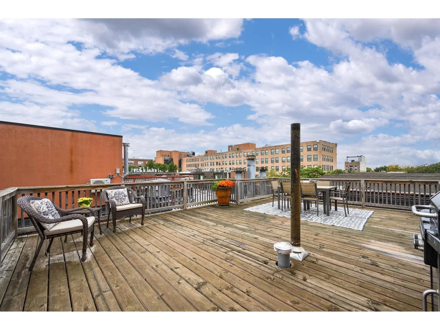 1335 W Altgeld Street IL #3B
