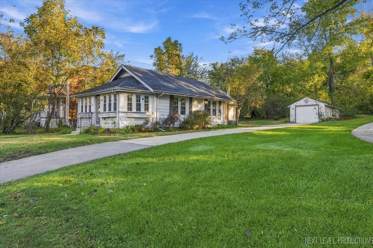 1700 Riverside Avenue IL