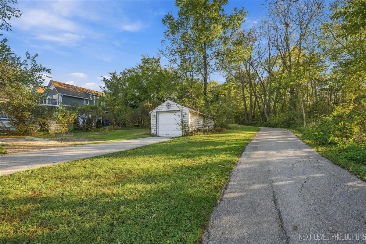 1700 Riverside Avenue IL