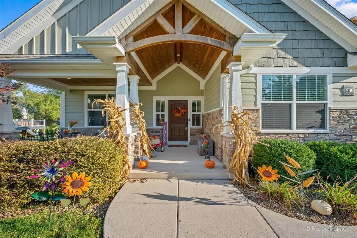 209 Burr Oak Circle IL