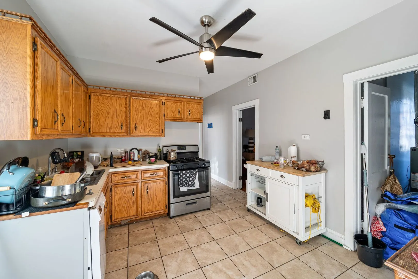 1611 Clarence Avenue IL