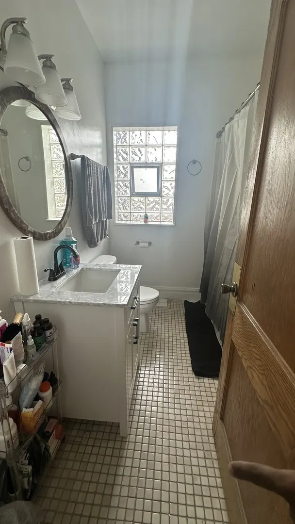 1611 Clarence Avenue IL