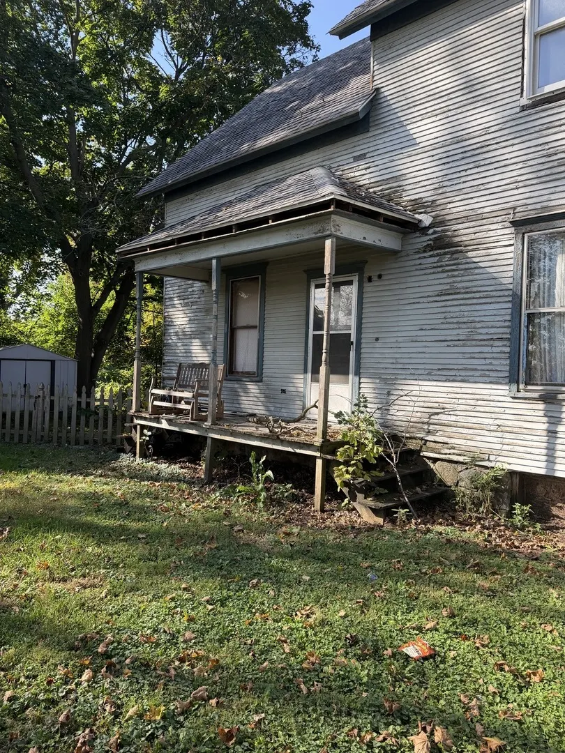 422 E Jackson Street IL