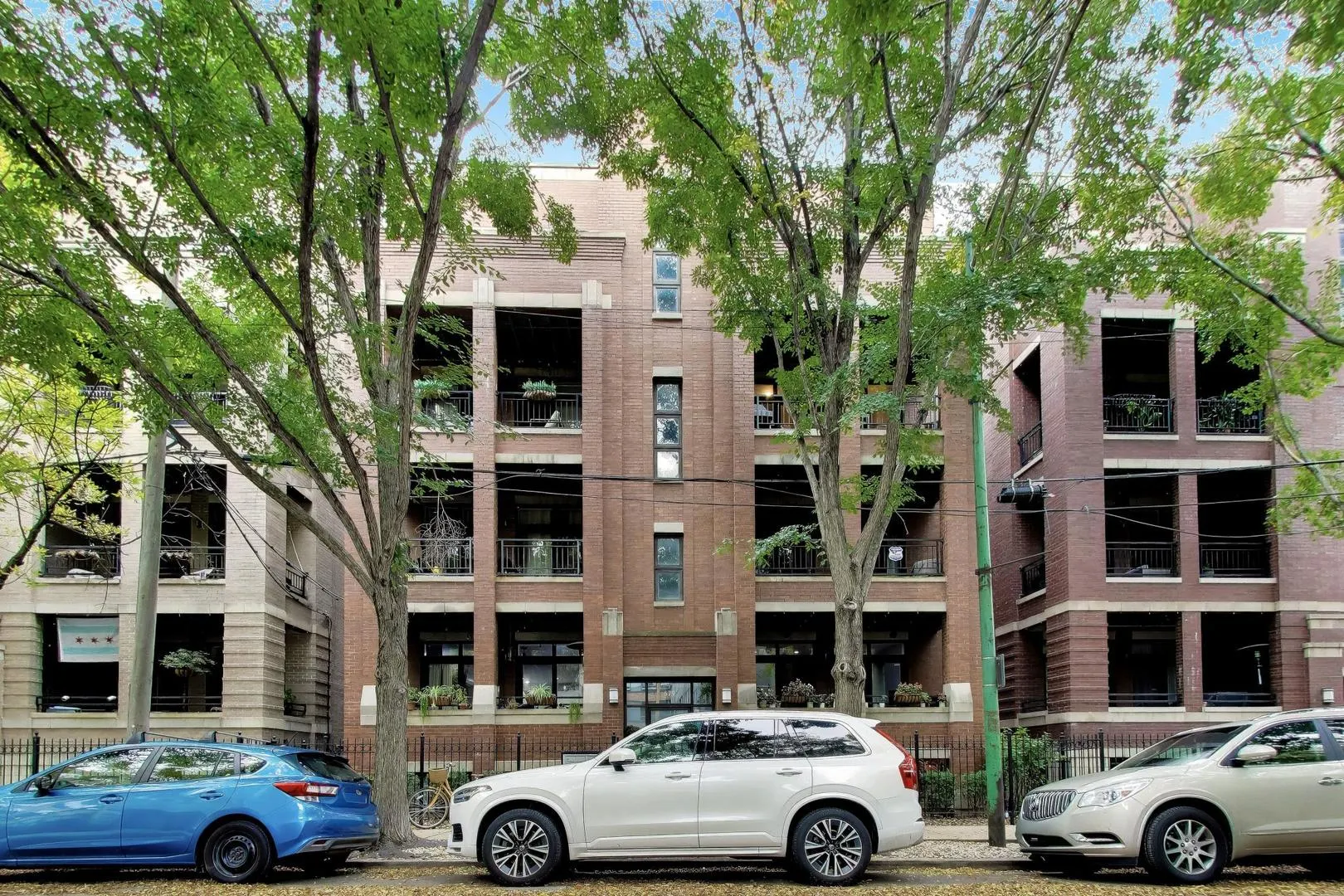 679 N PEORIA Street IL #3S