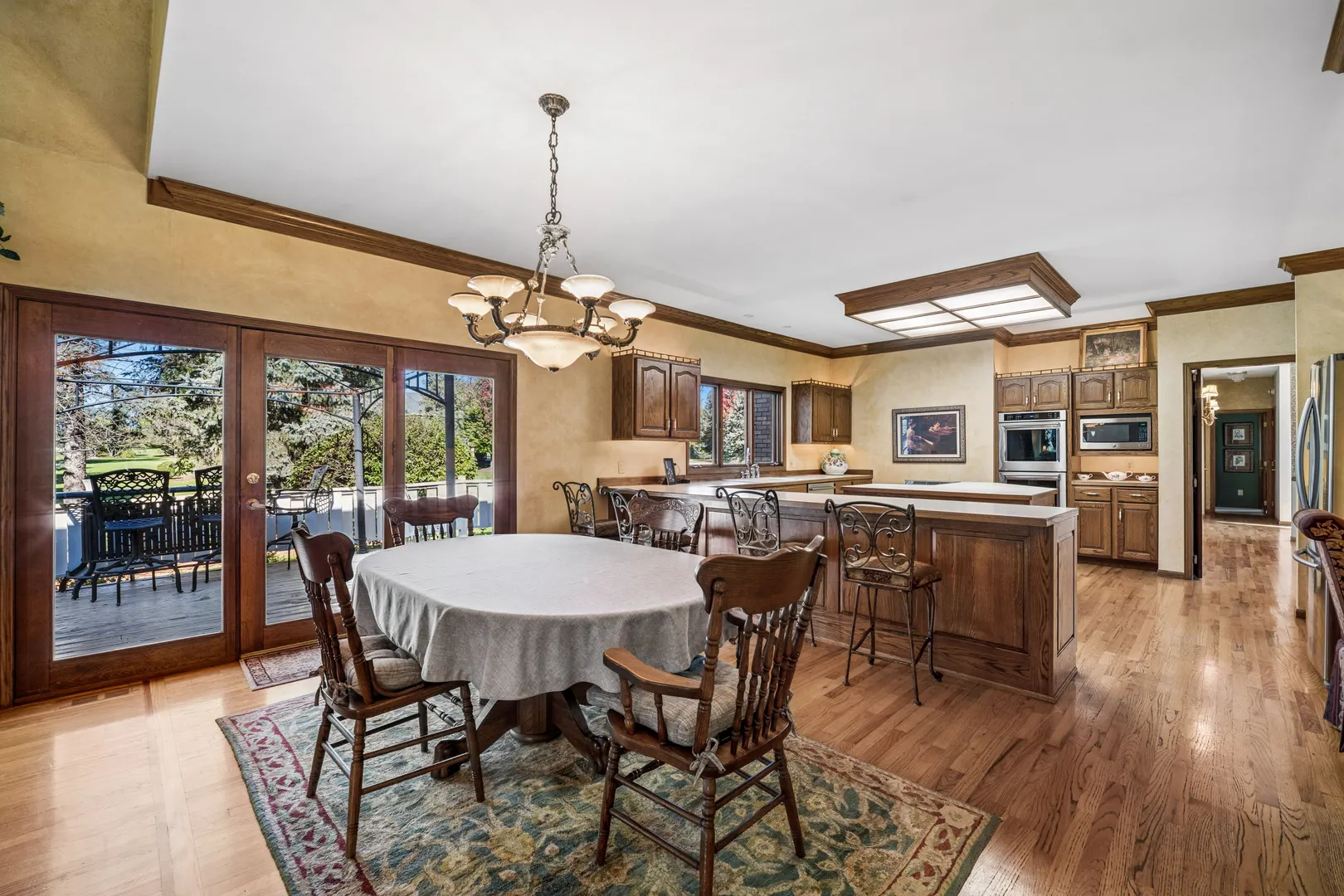 36W650 W Ridgewood Lane IL
