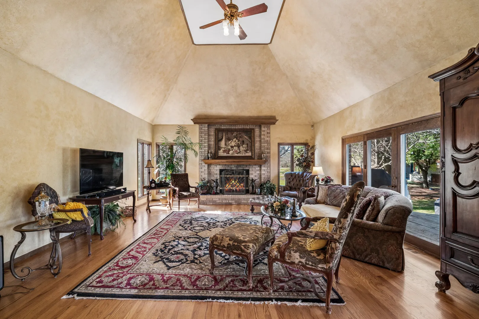 36W650 W Ridgewood Lane IL
