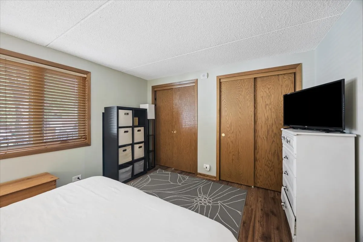 225 E Wing Street IL #201