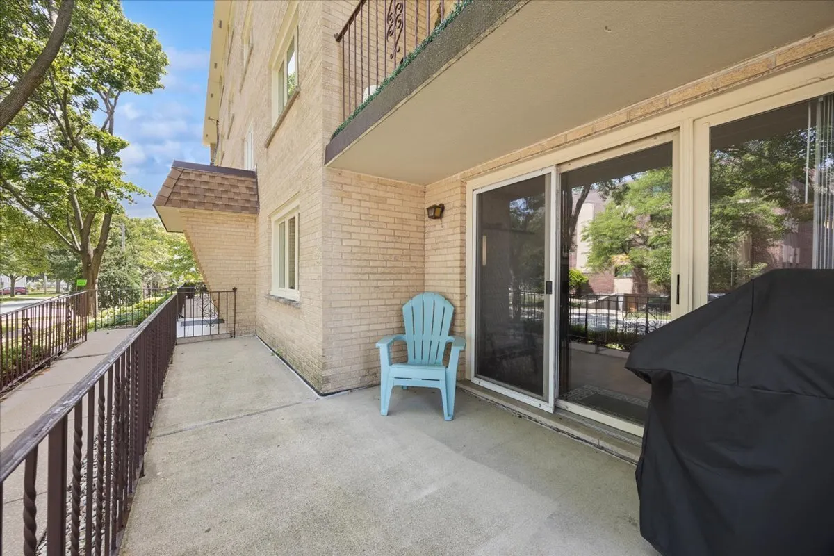 225 E Wing Street IL #201