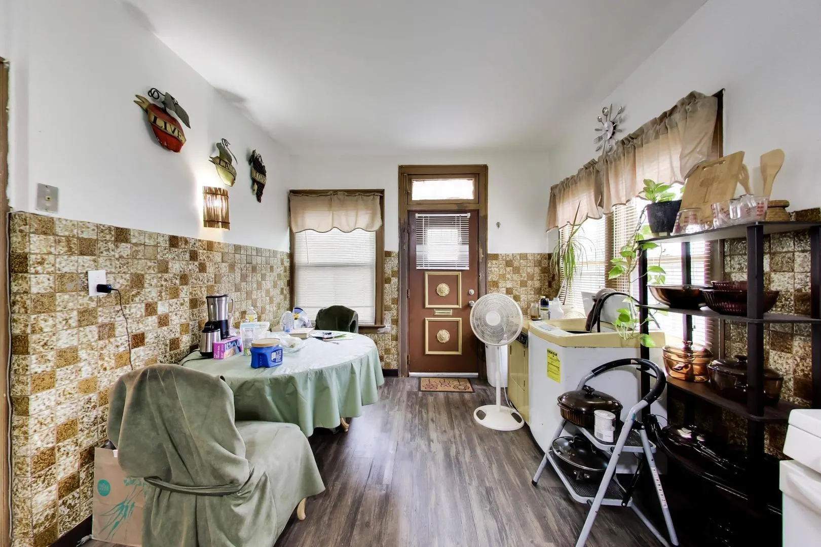 1228 W 74th Place IL