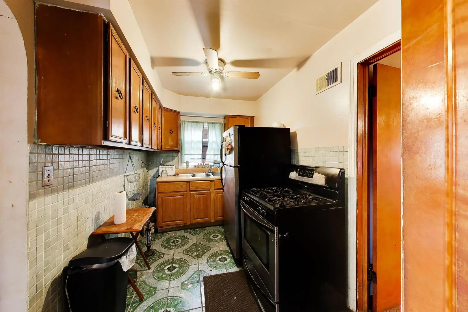 1228 W 74th Place IL