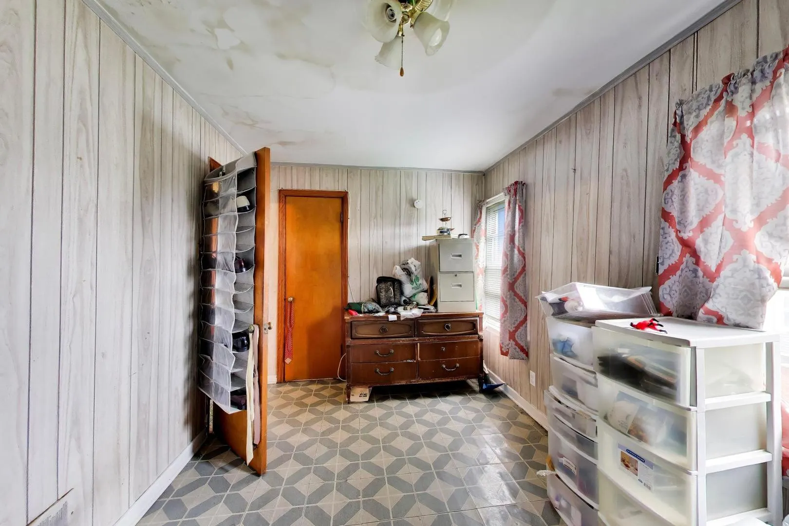 1228 W 74th Place IL