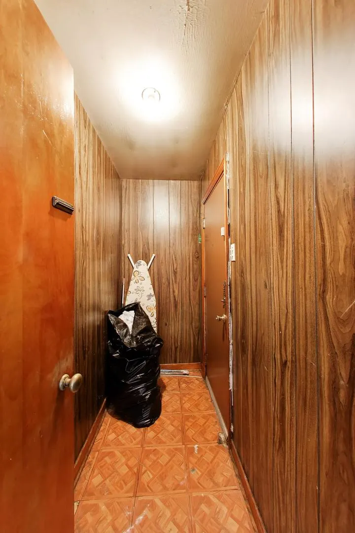 1228 W 74th Place IL