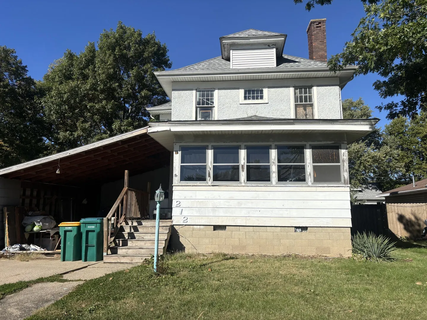 212 W Vine Street IL