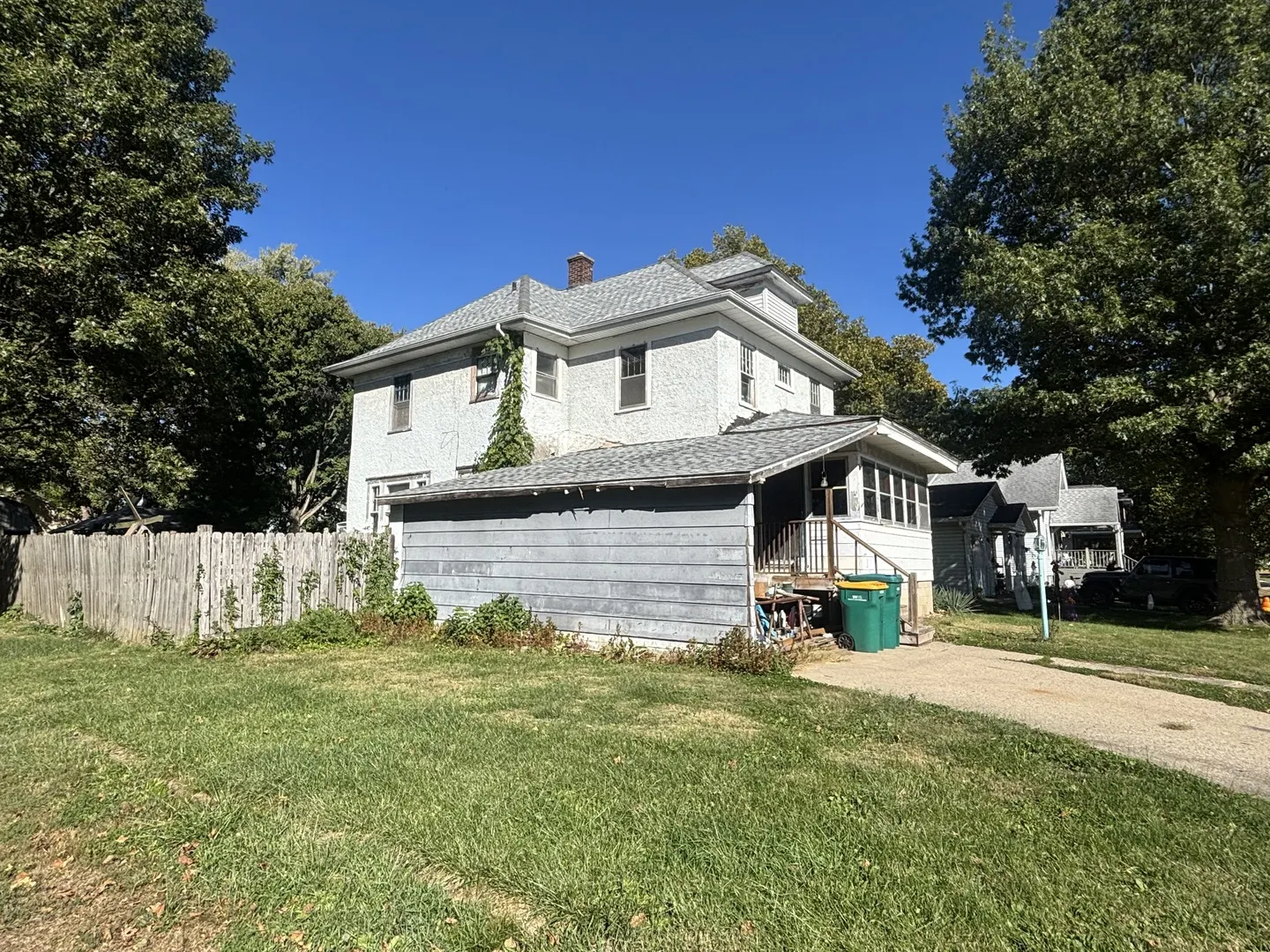 212 W Vine Street IL