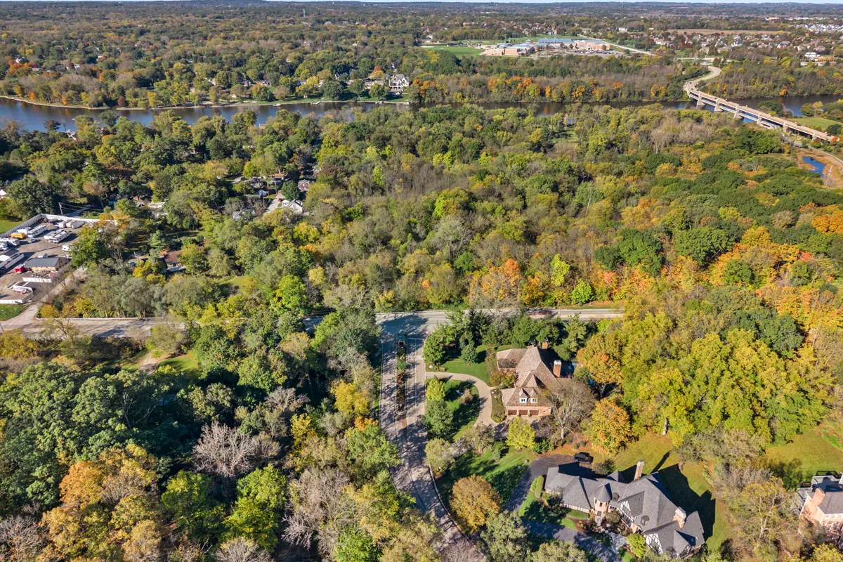 602 Fox Glen Drive IL