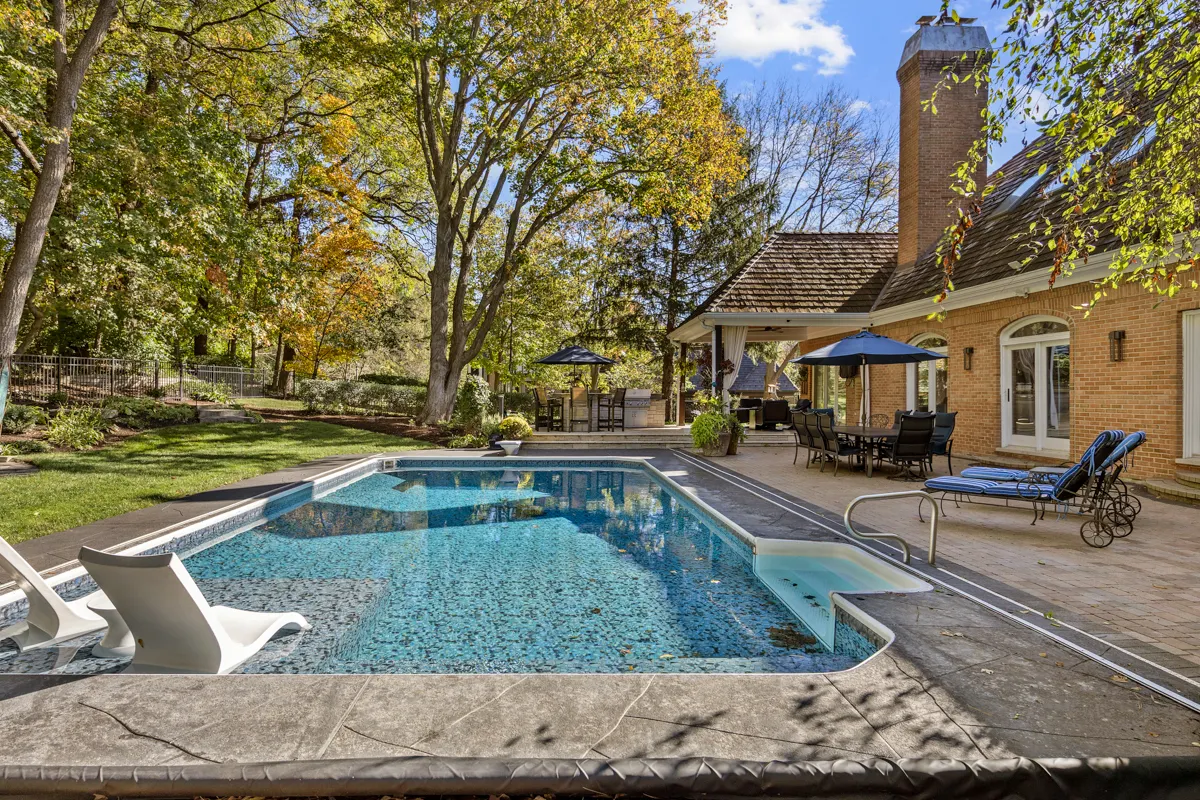 602 Fox Glen Drive IL