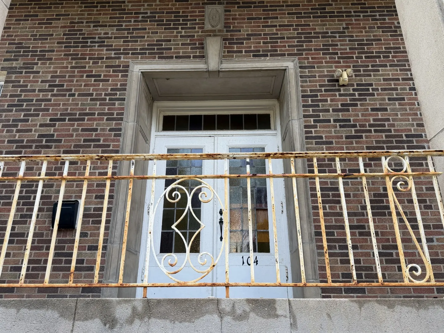 421 E BROADWAY Street IL