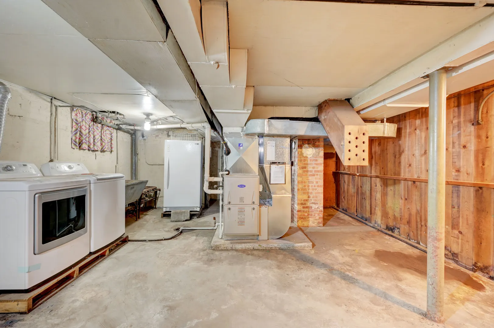 7741 S Paxton Avenue IL