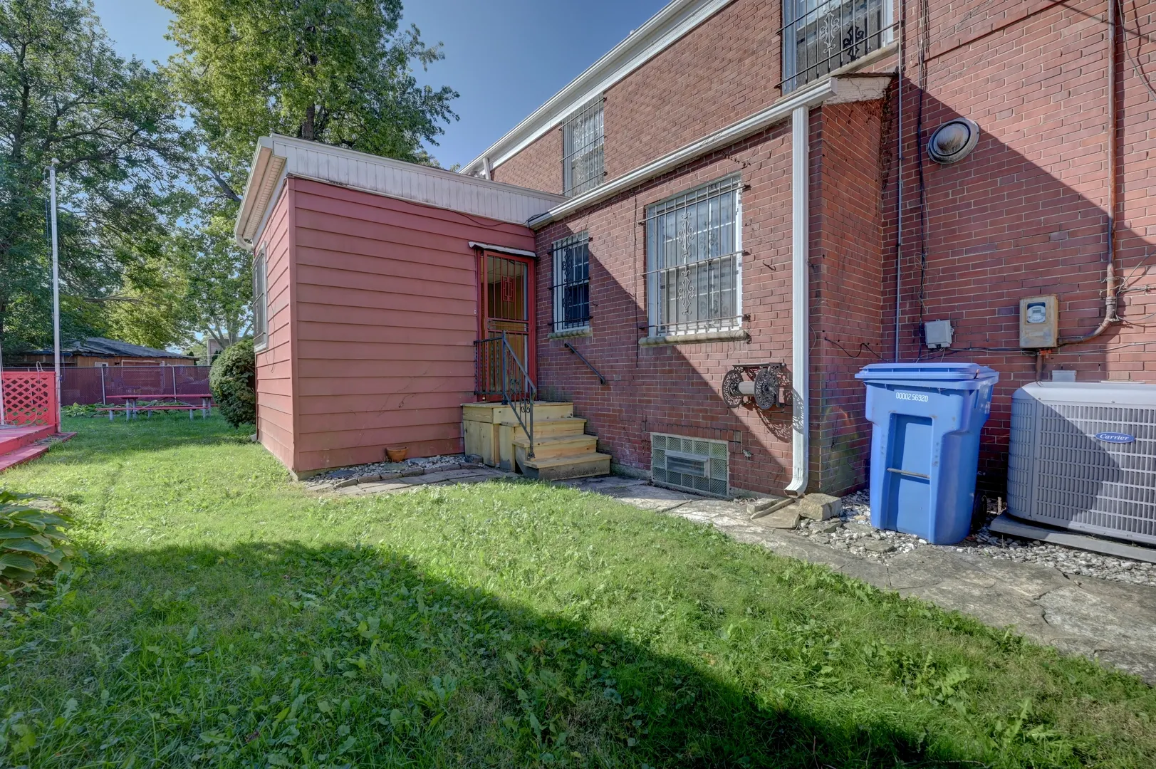 7741 S Paxton Avenue IL