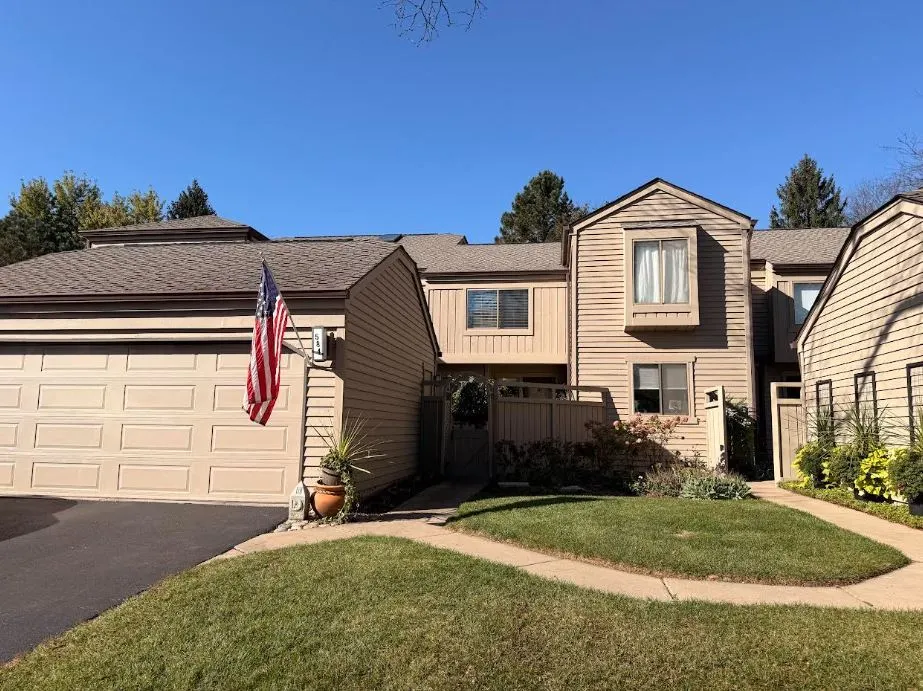 584 Shoreline Road IL
