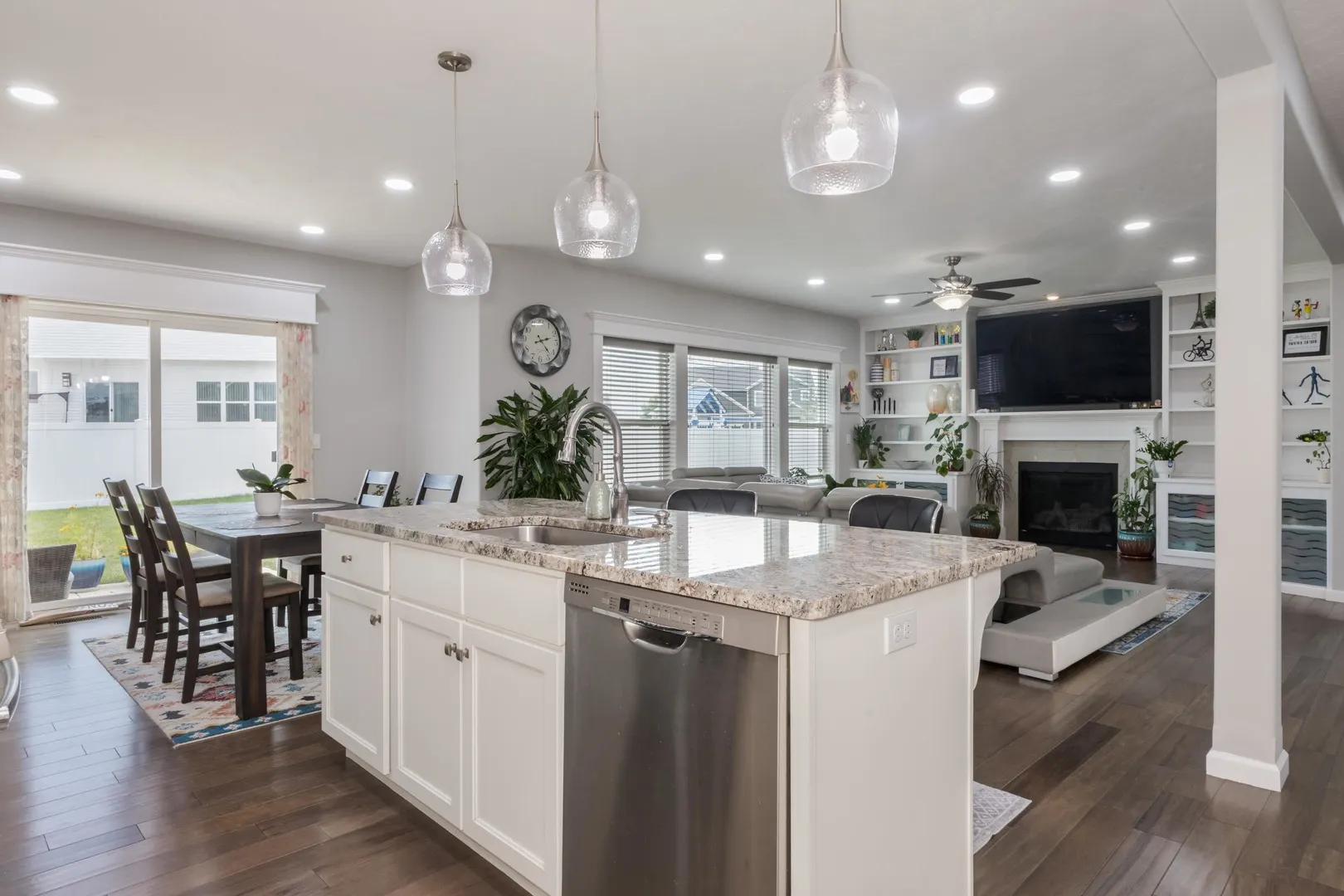 1116 Staghorne Way IL