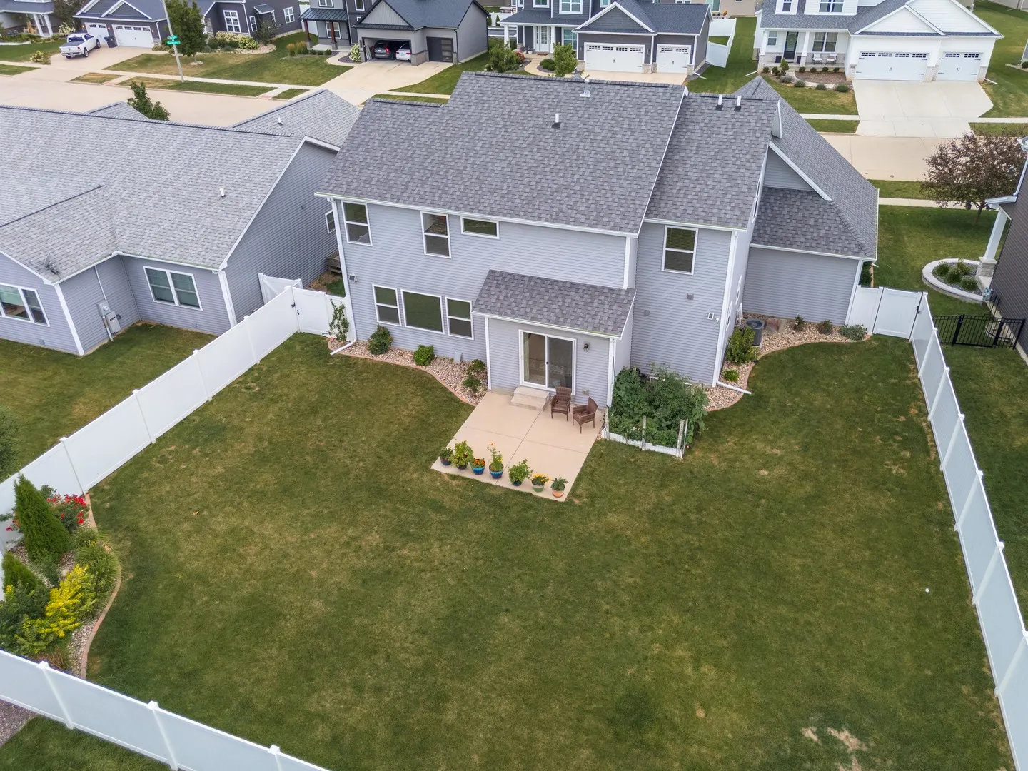 1116 Staghorne Way IL