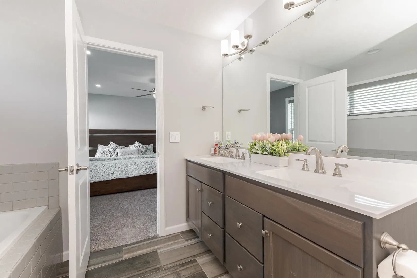 1116 Staghorne Way IL