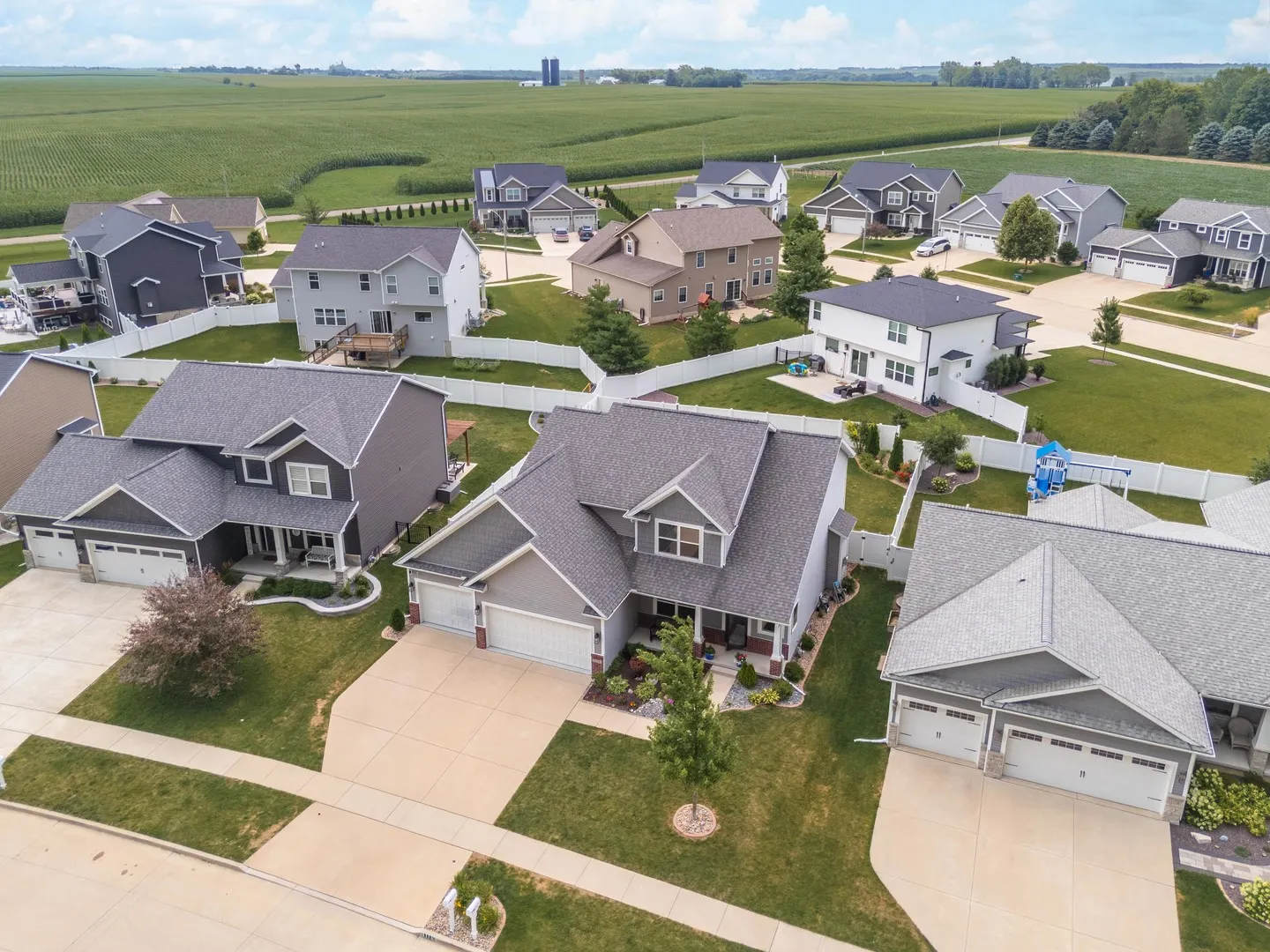 1116 Staghorne Way IL