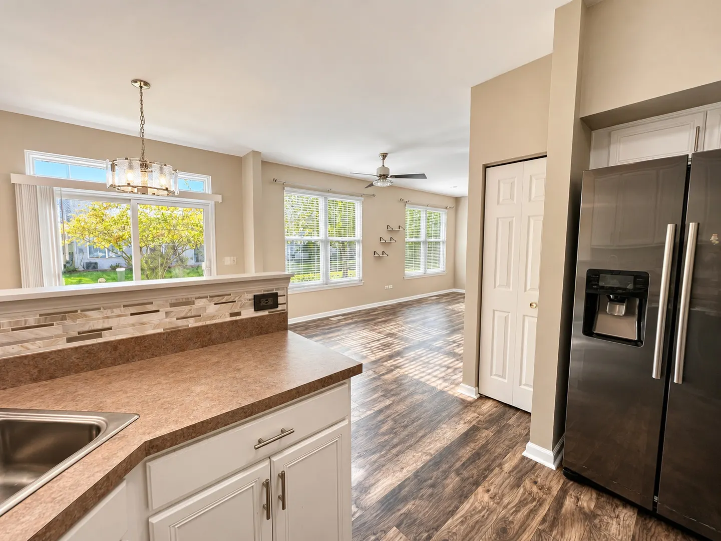 2100 Sunrise Circle IL