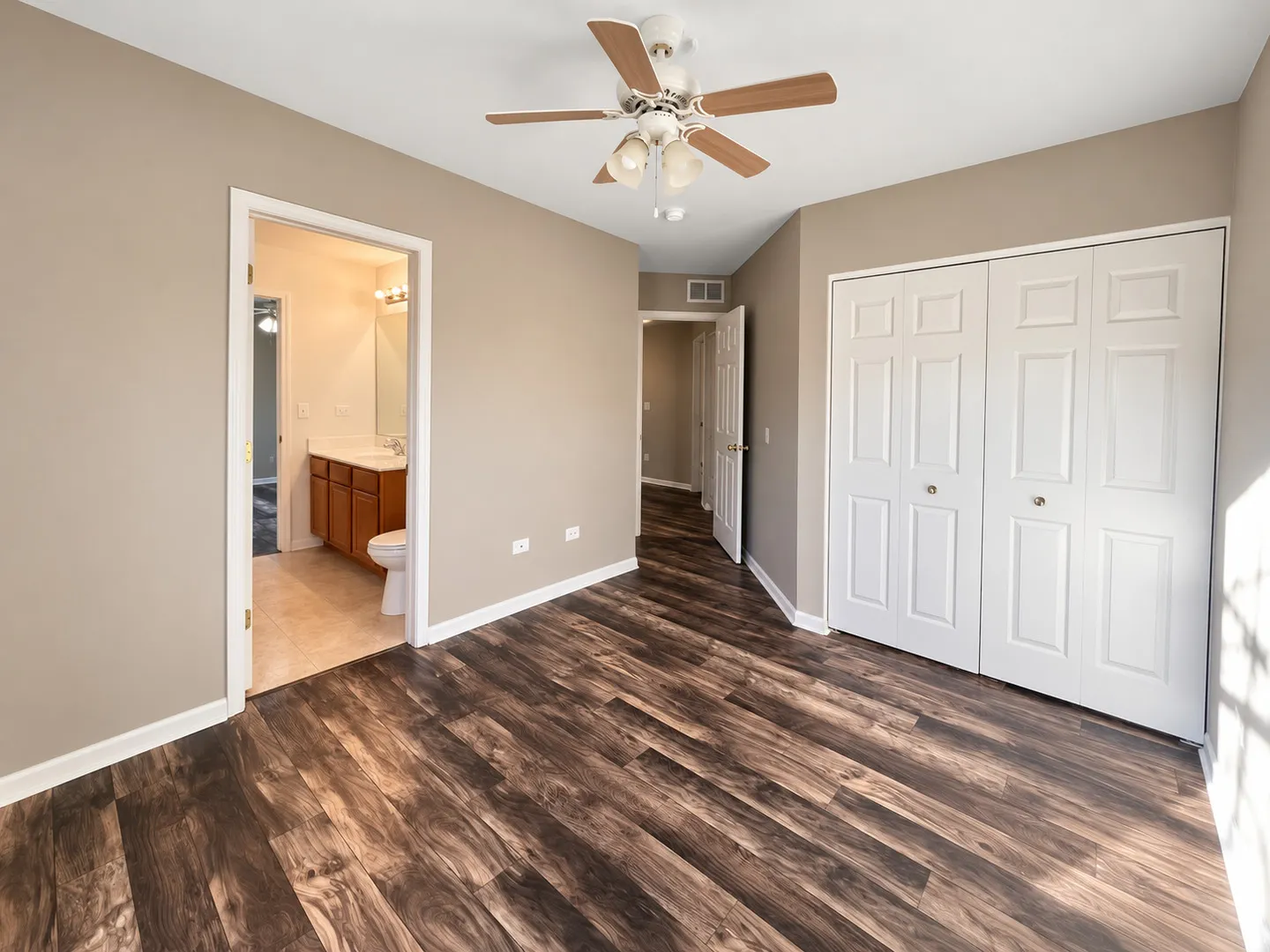 2100 Sunrise Circle IL
