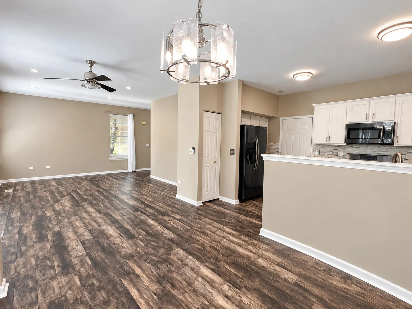 2100 Sunrise Circle IL