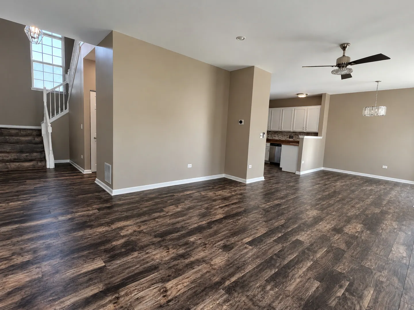 2100 Sunrise Circle IL