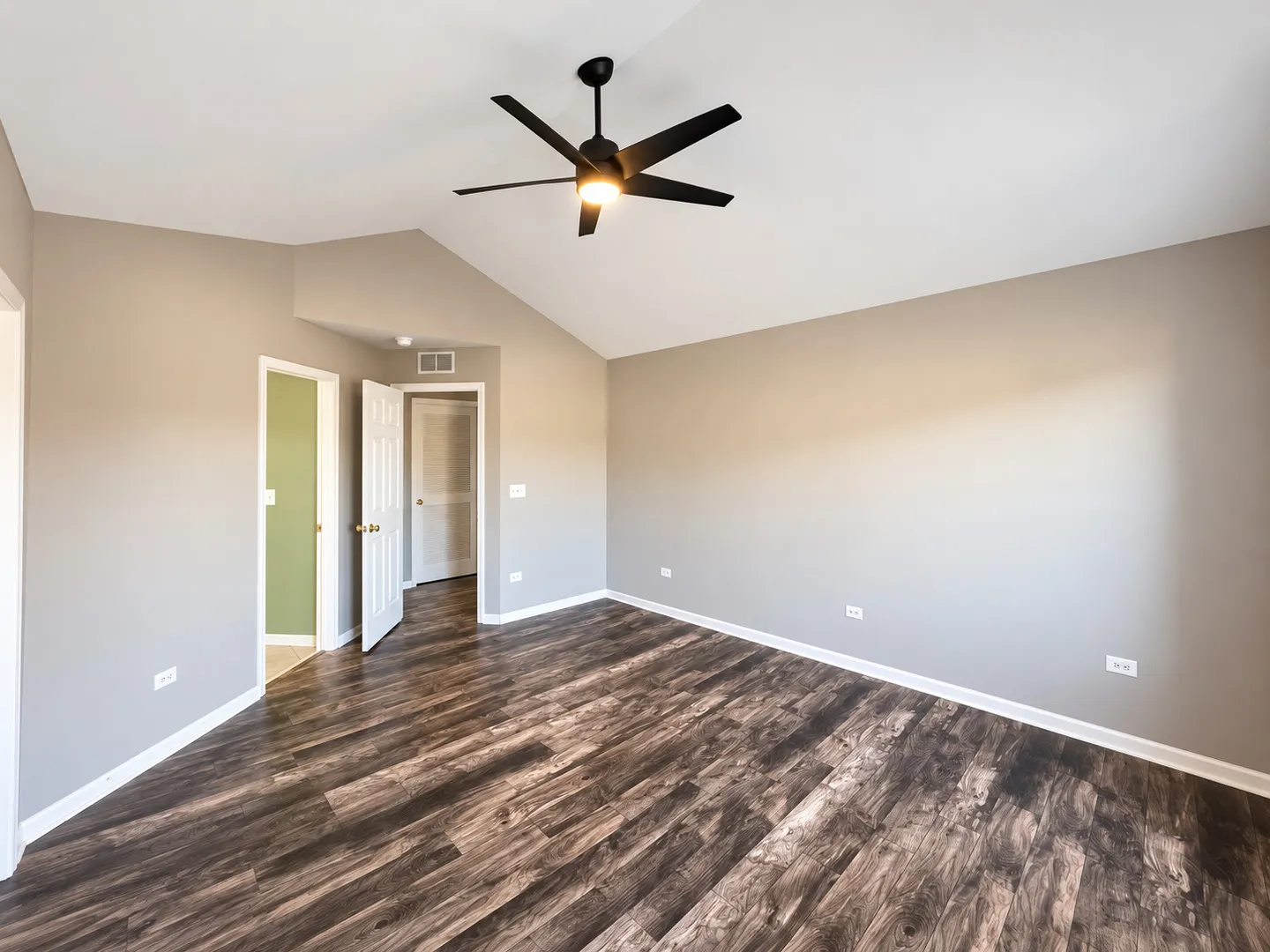 2100 Sunrise Circle IL