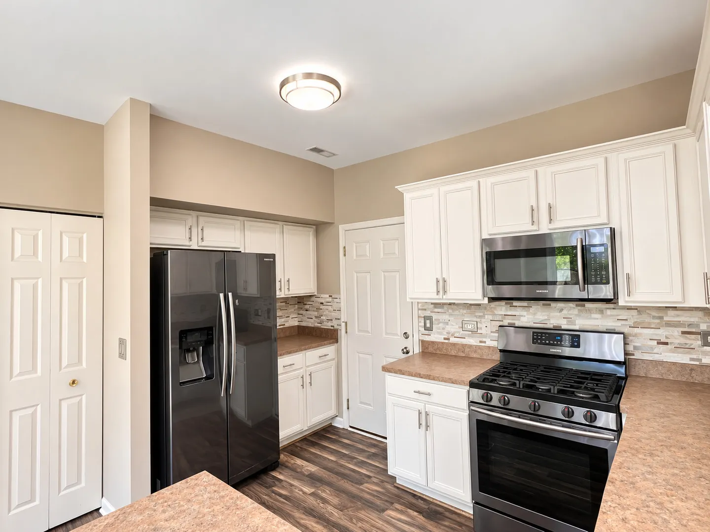 2100 Sunrise Circle IL