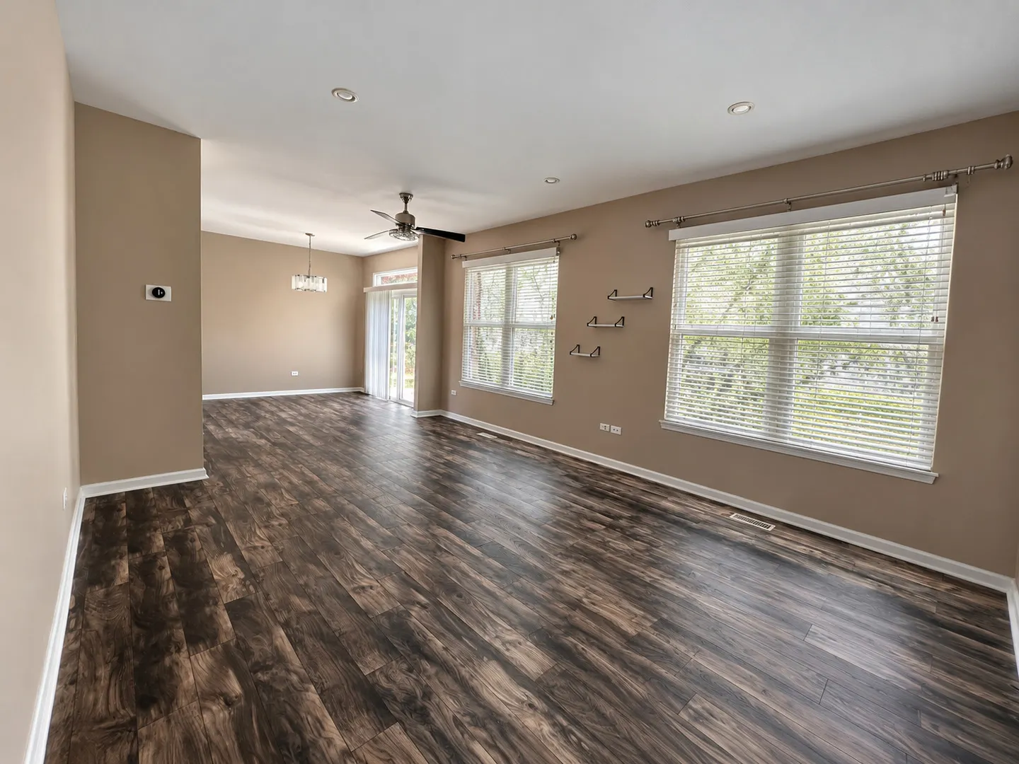 2100 Sunrise Circle IL