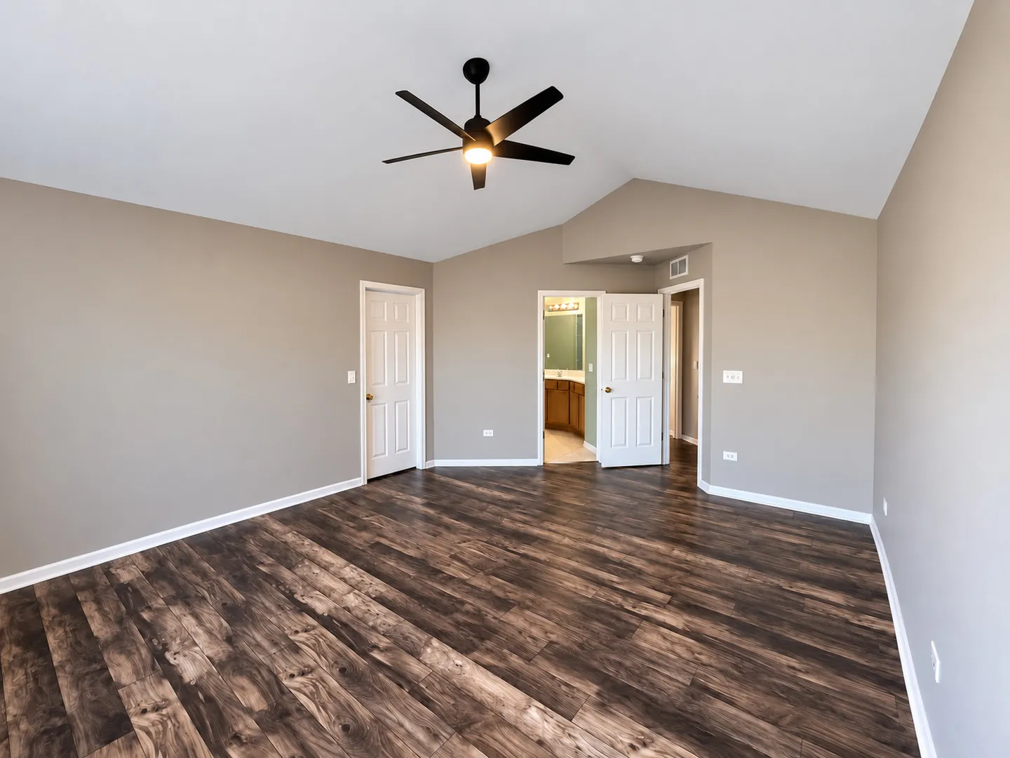 2100 Sunrise Circle IL