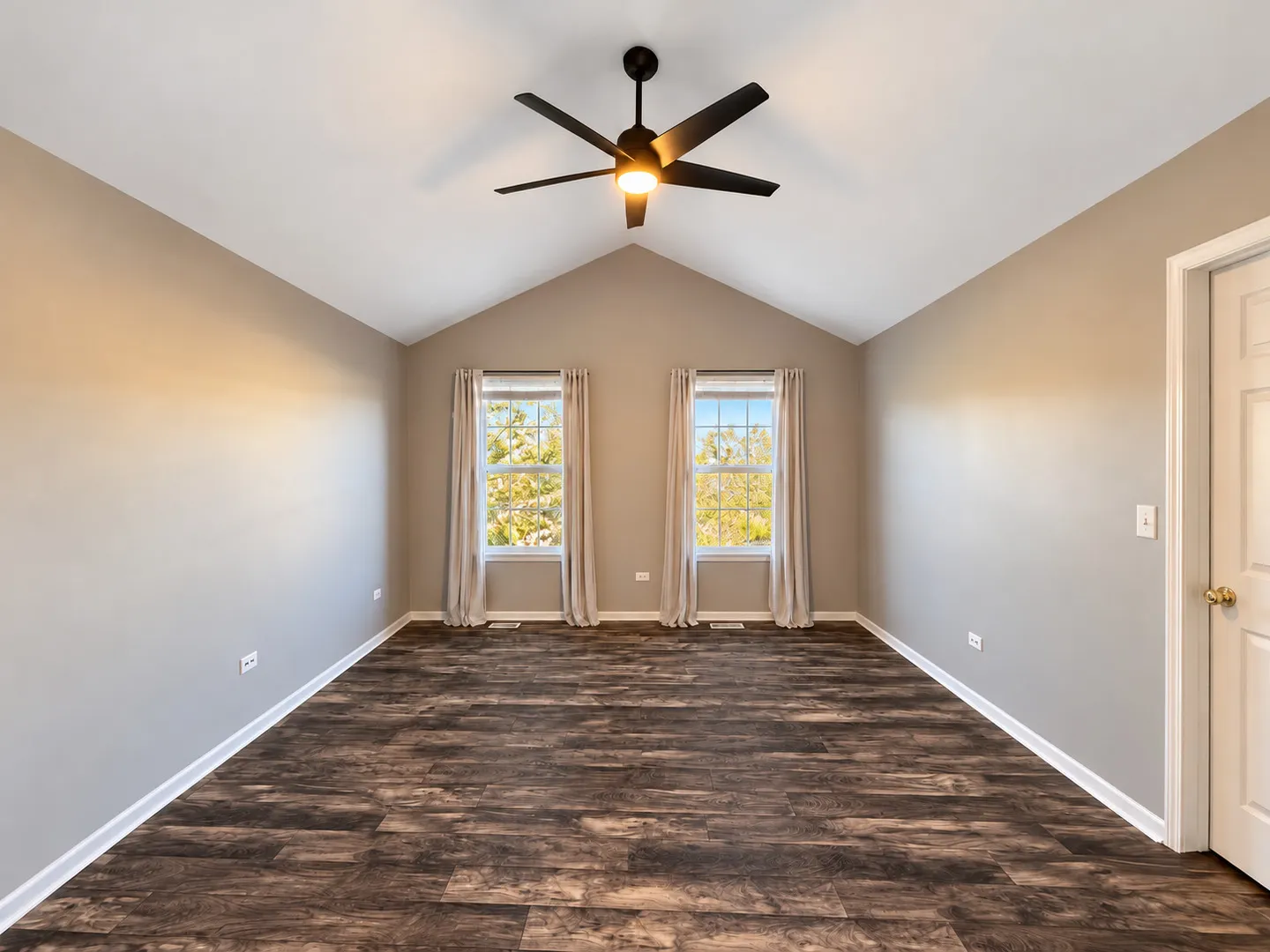 2100 Sunrise Circle IL