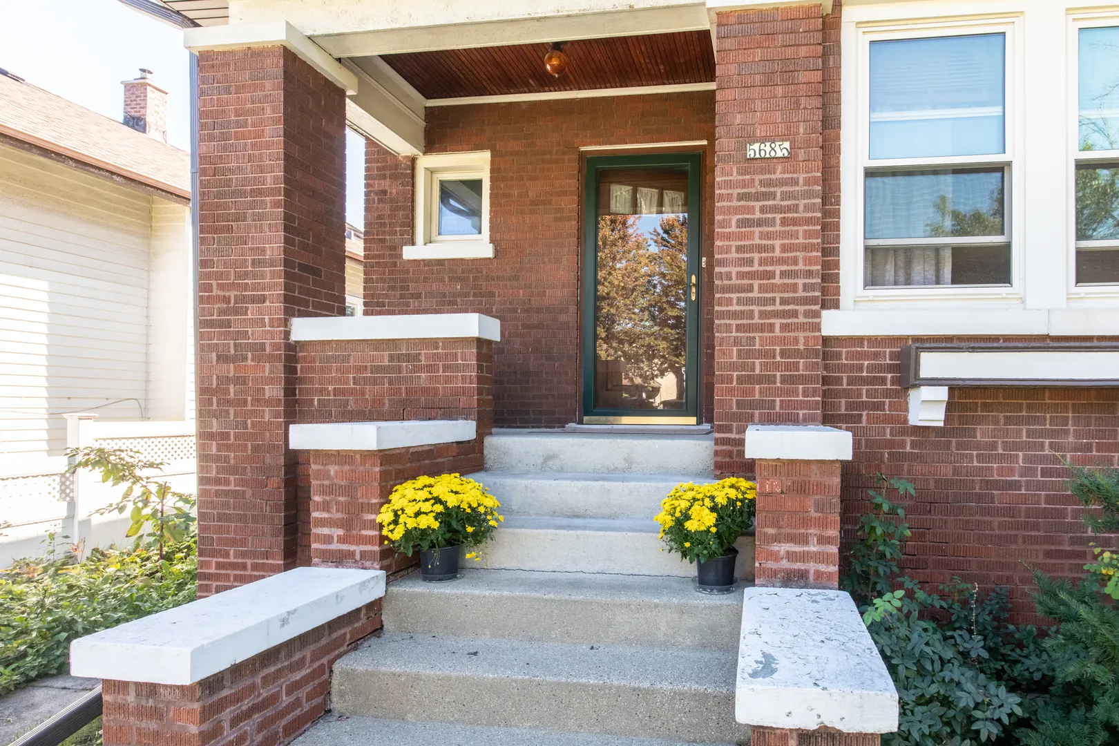 5685 N New Hampshire Avenue IL