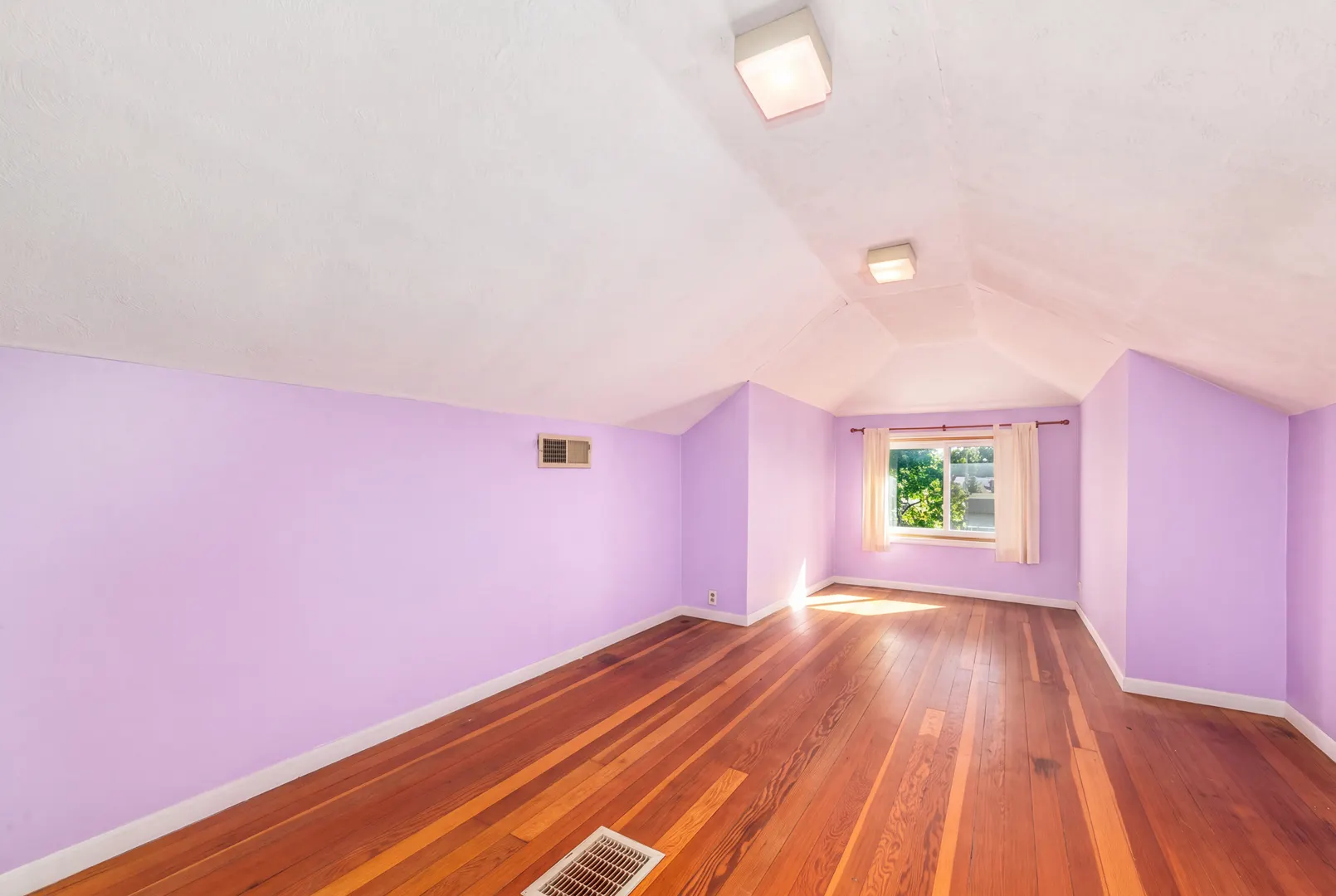 5685 N New Hampshire Avenue IL