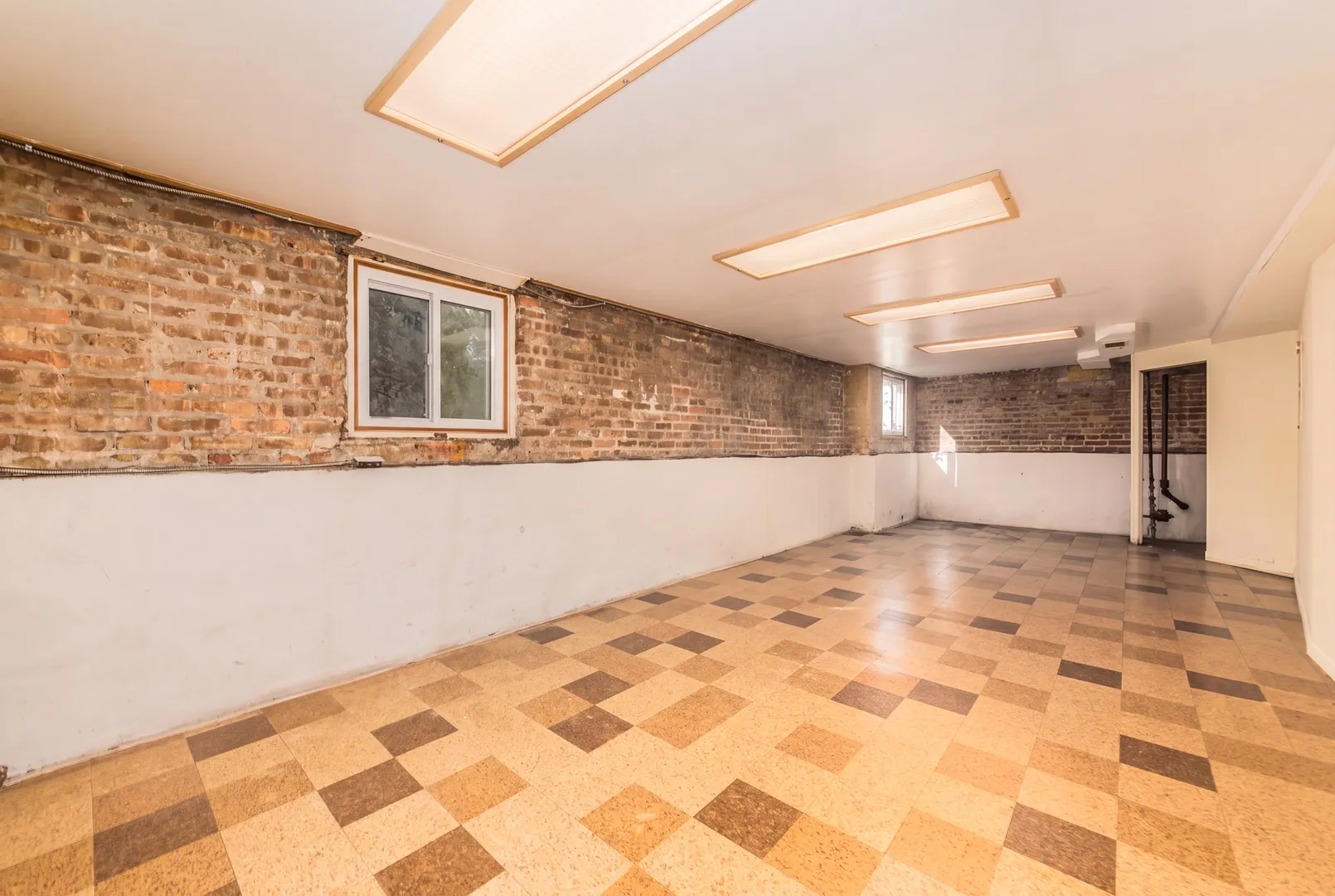 5685 N New Hampshire Avenue IL