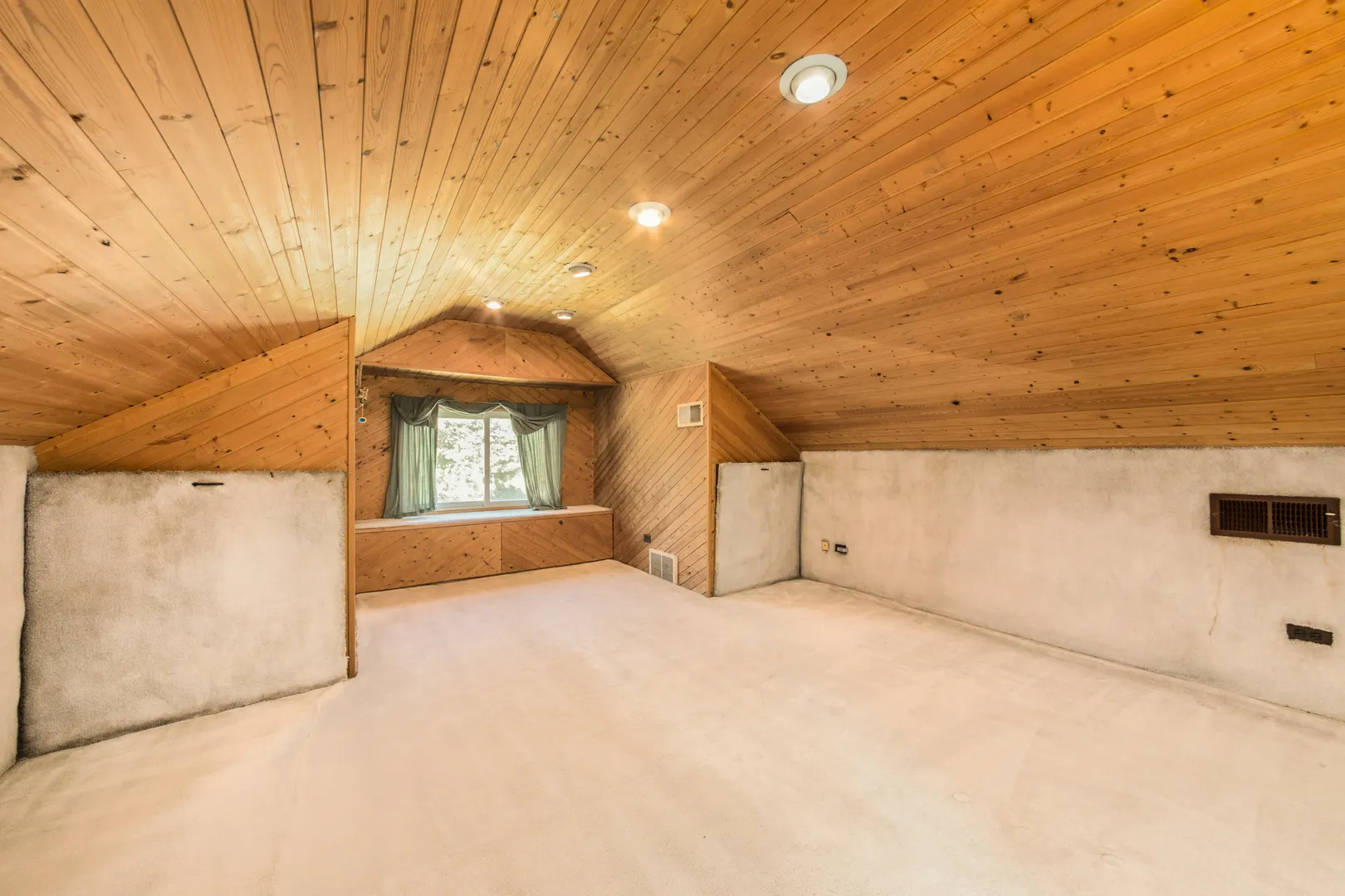 5685 N New Hampshire Avenue IL