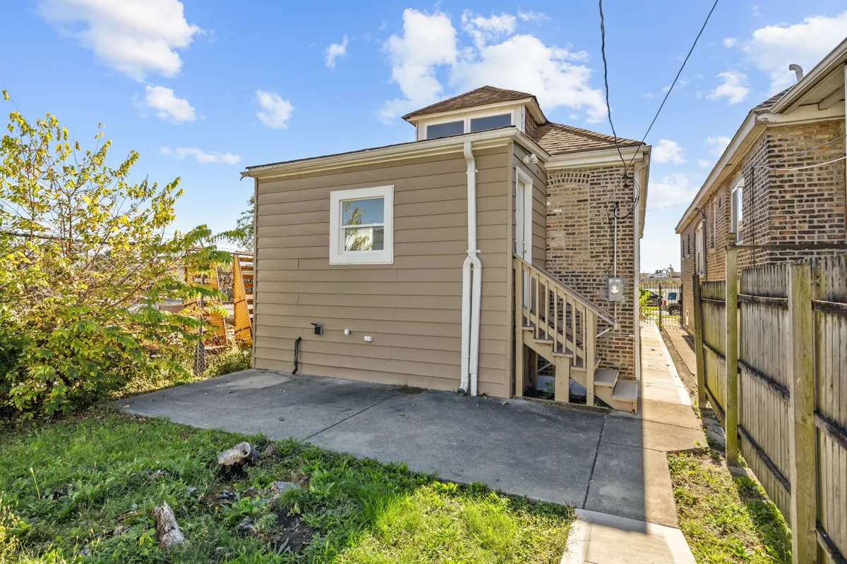 5418 W Flournoy Street IL